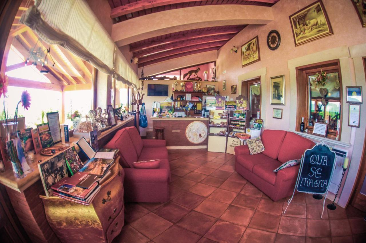 Agriturismo Ciociaro " Il Colle " Hotel Ristorante Ceprano Dış mekan fotoğraf